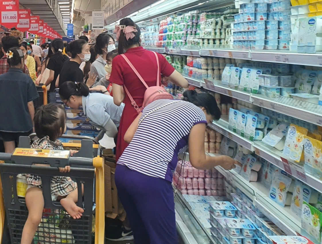 Tủ trưng bày sản phẩm